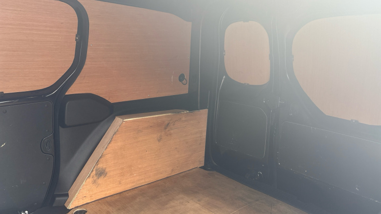 Nissan Townstar L1 Petrol 1.3 Tekna Van